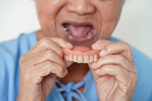 Extracción dental y obtención de prótesis | Happy Smiles Dentistry