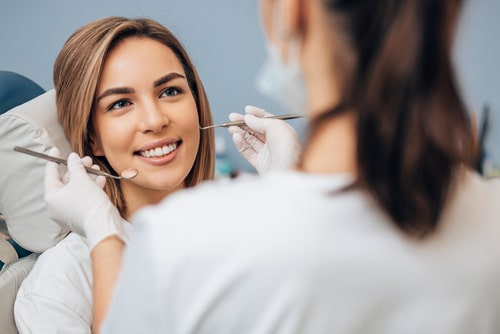 ¿Qué ocurre en una limpieza dental? | Happy Smiles Dentistry