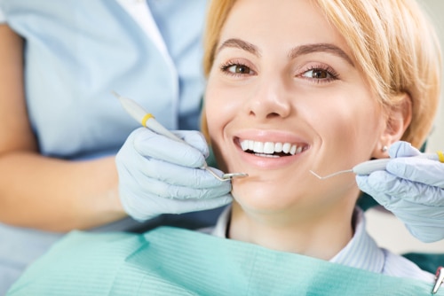 La odontología general puede mejorar su salud general | Sonrisas felices